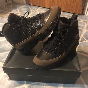 AIR JORDAN OLIVE 9’S